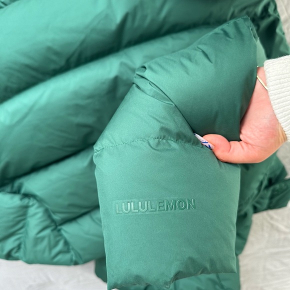 lululemon athletica Jackets & Blazers - Lululemon Wunder Puff Crop. Everglade green. Size 6.
